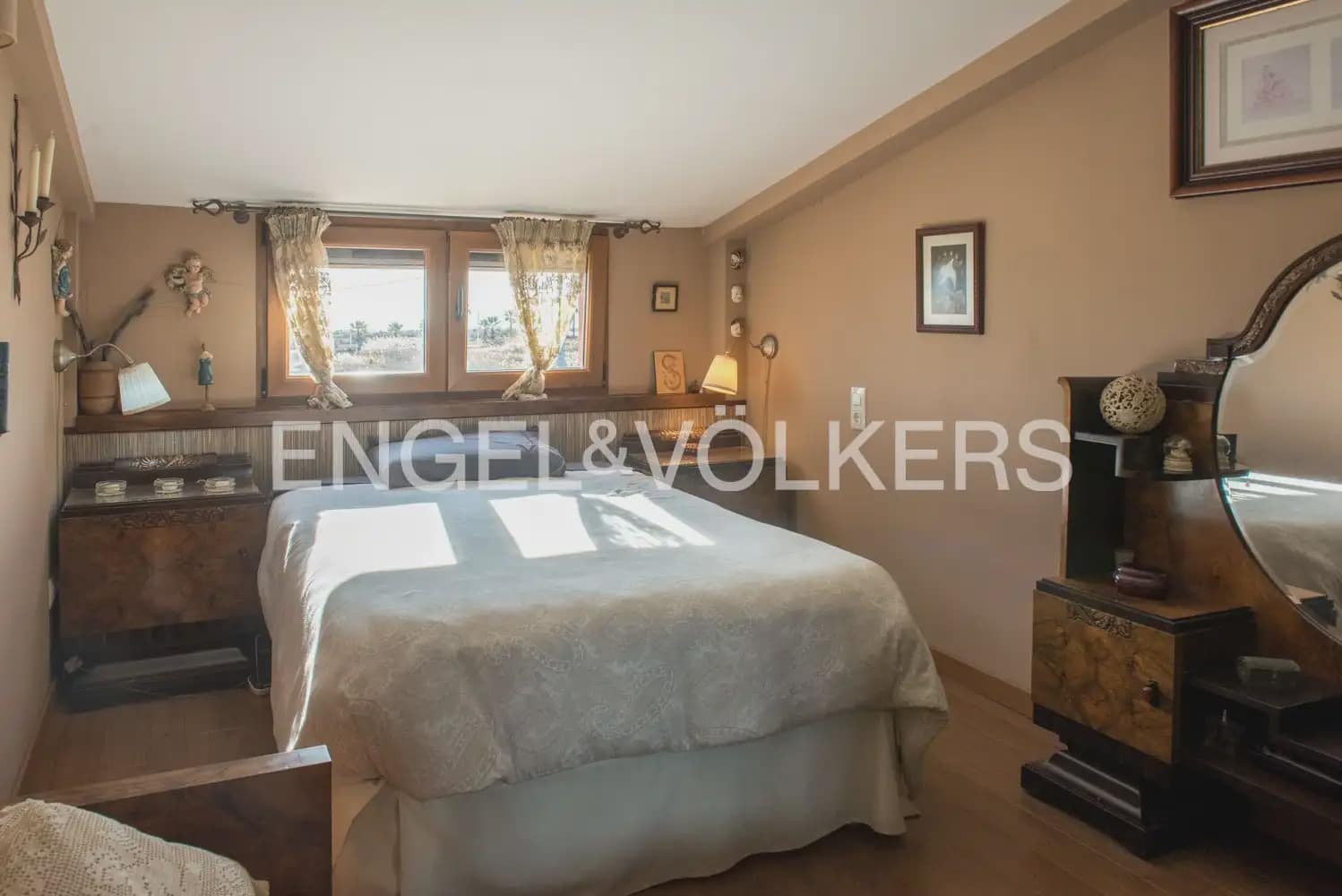 6 bedroom Villa for sale in Burriana / Borriana with garage - € 850,000 (Ref: 9897993)