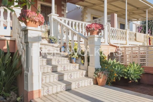 6 bedroom Villa for sale in Burriana / Borriana with garage - € 850,000 (Ref: 9897993)