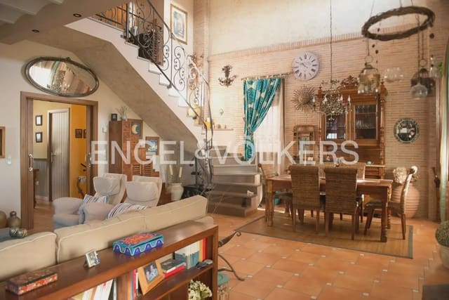 6 bedroom Villa for sale in Burriana / Borriana with garage - € 850,000 (Ref: 9897993)