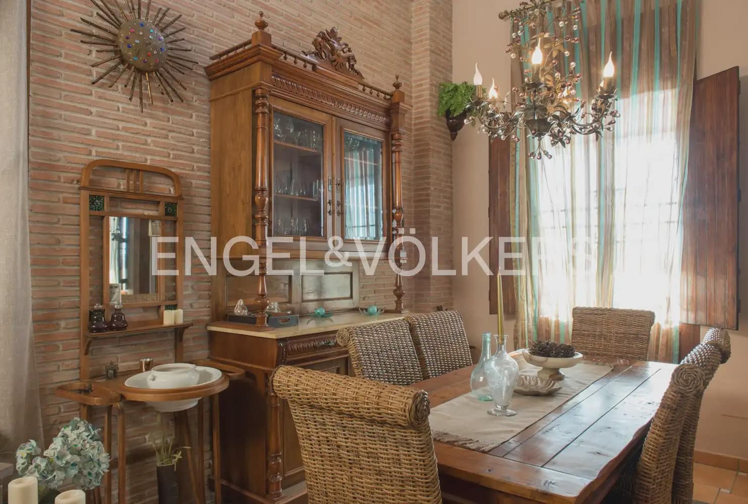 6 bedroom Villa for sale in Burriana / Borriana with garage - € 850,000 (Ref: 9897993)
