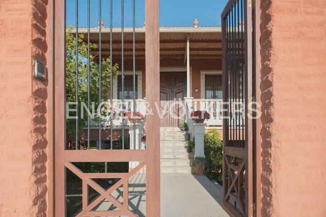 6 bedroom Villa for sale in Burriana / Borriana with garage - € 850,000 (Ref: 9897993)