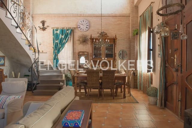 6 bedroom Villa for sale in Burriana / Borriana with garage - € 850,000 (Ref: 9897993)