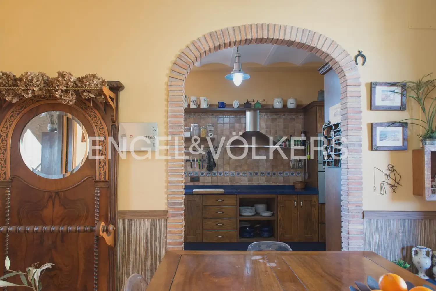 6 bedroom Villa for sale in Burriana / Borriana with garage - € 850,000 (Ref: 9897993)