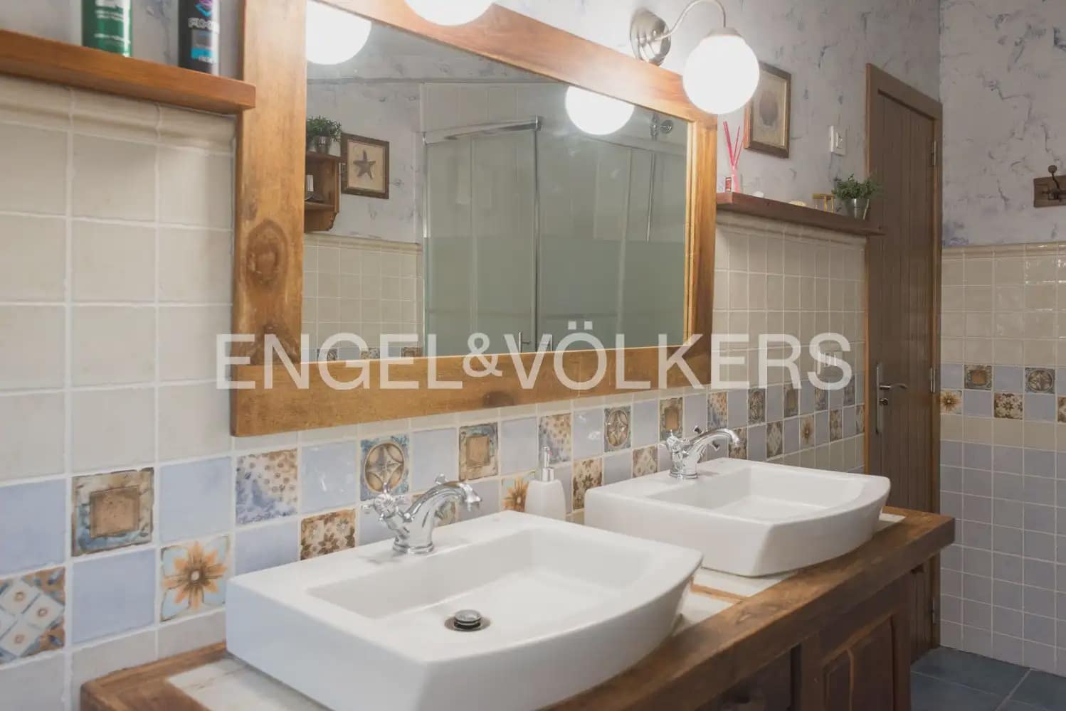 6 bedroom Villa for sale in Burriana / Borriana with garage - € 850,000 (Ref: 9897993)