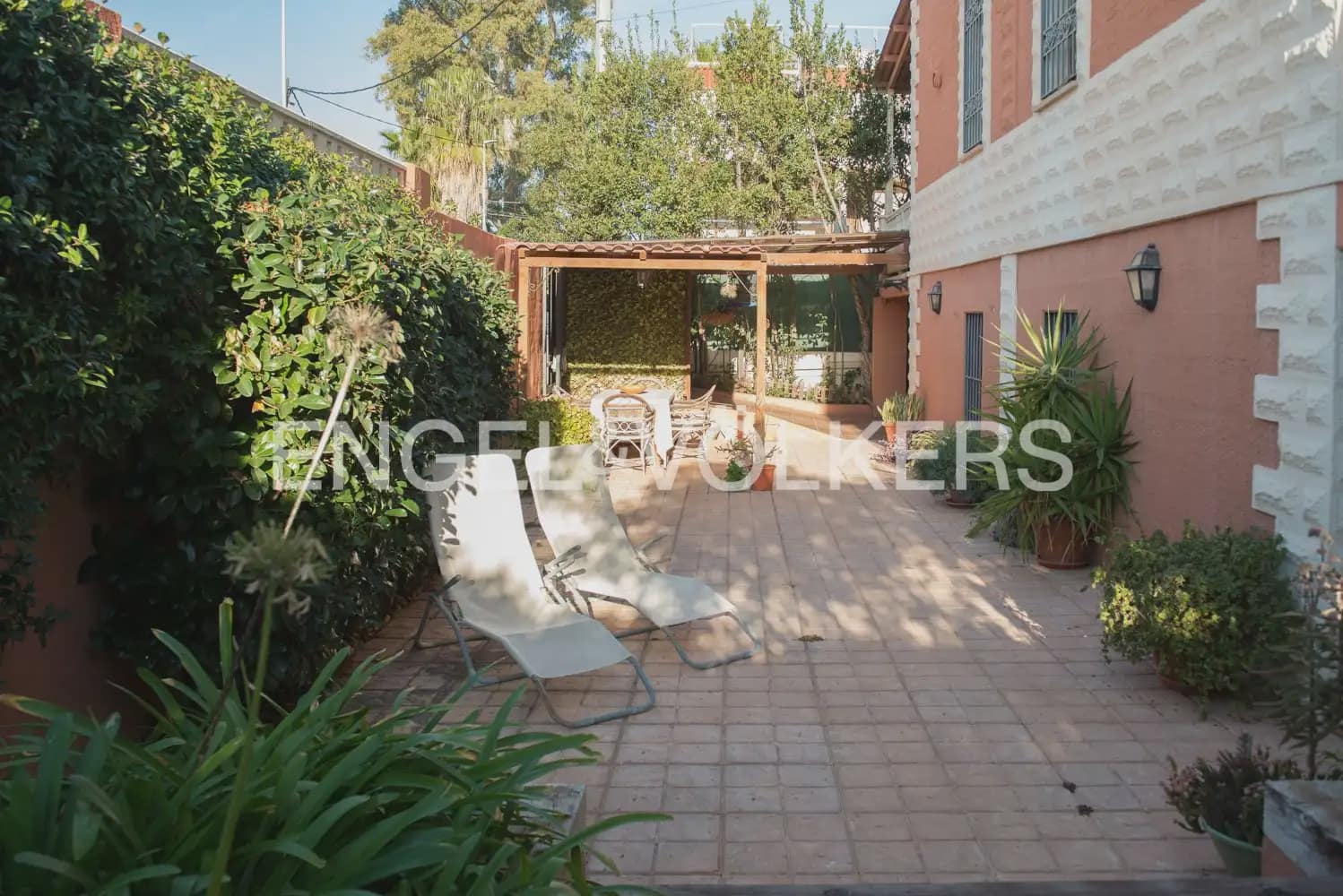 6 bedroom Villa for sale in Burriana / Borriana with garage - € 850,000 (Ref: 9897993)