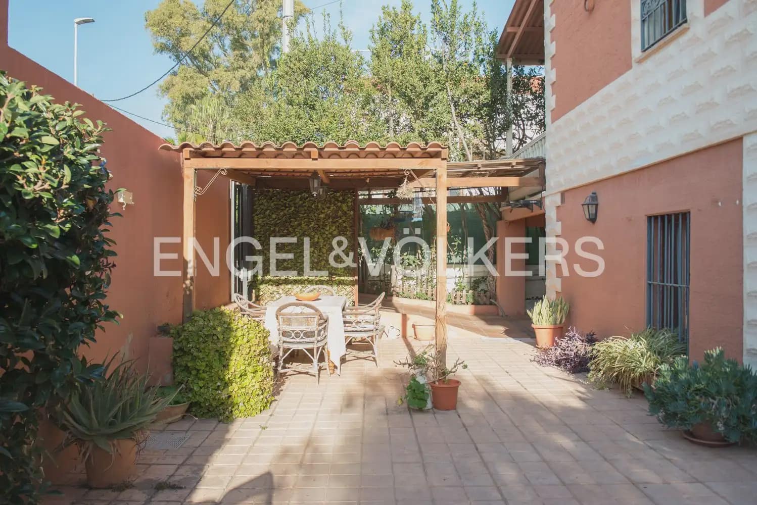 6 bedroom Villa for sale in Burriana / Borriana with garage - € 850,000 (Ref: 9897993)