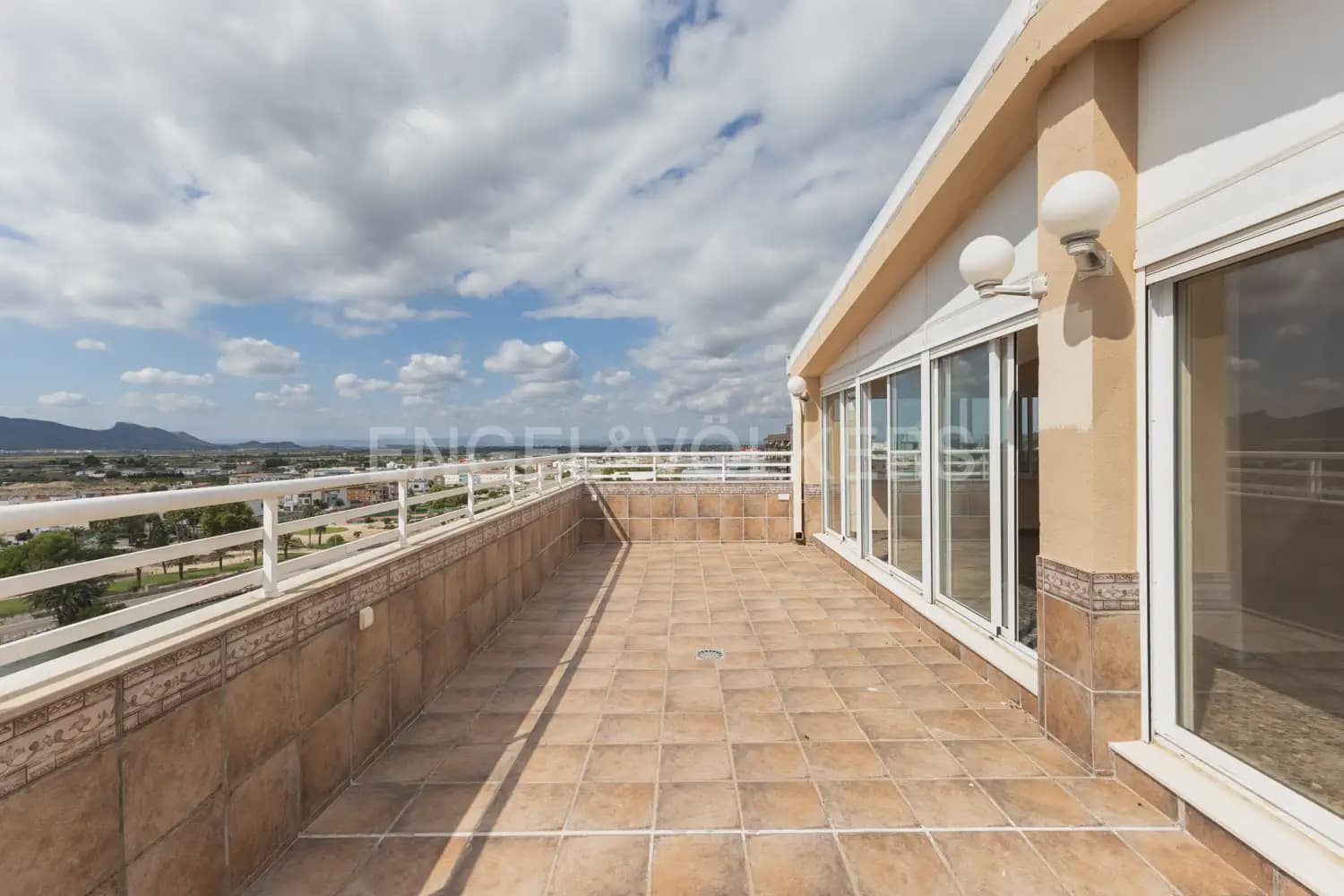 Ático de 5 habitaciones en Cullera en venta - 562.500 € (Ref: 9897996)