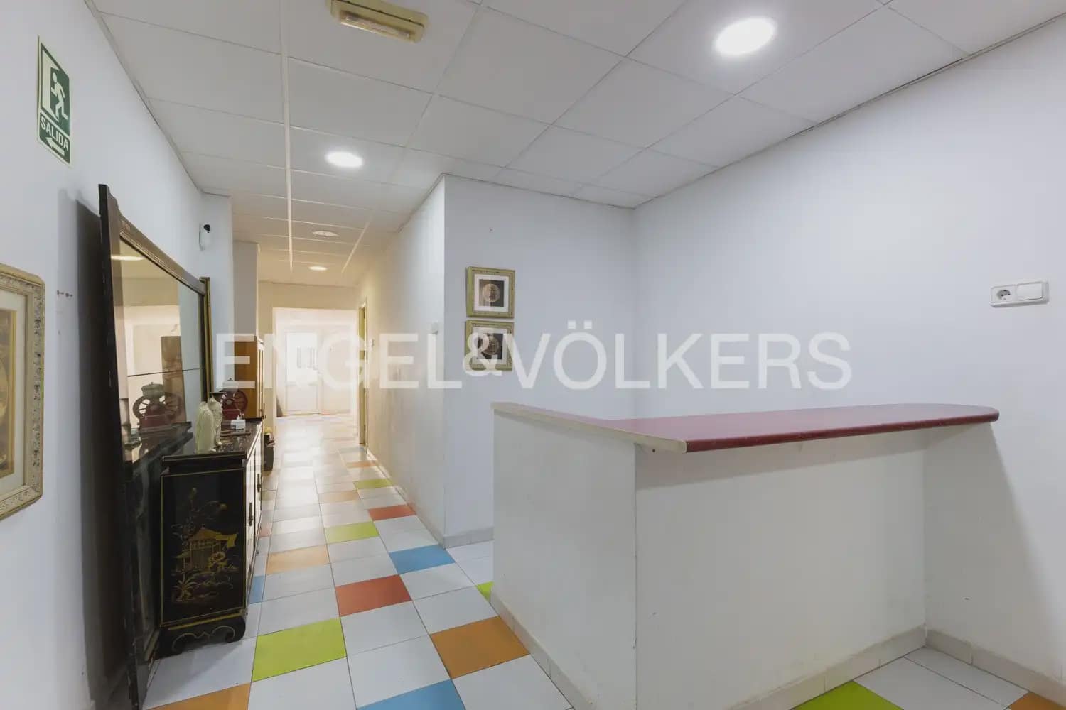 4 bedroom Townhouse for sale in Burjassot - € 290,000 (Ref: 9897998)