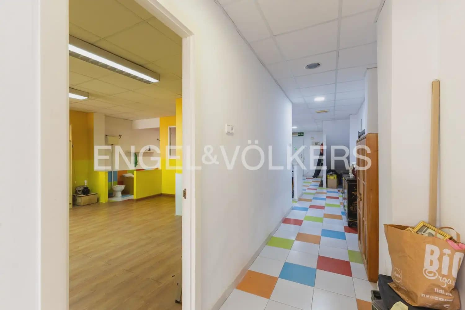4 bedroom Townhouse for sale in Burjassot - € 290,000 (Ref: 9897998)