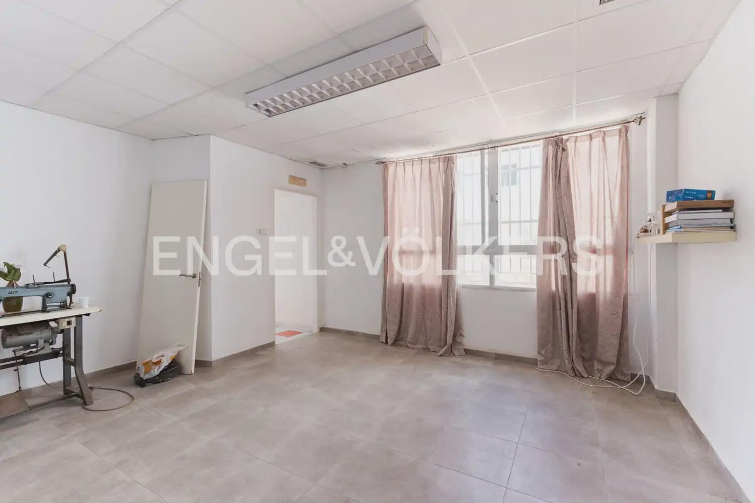 4 bedroom Townhouse for sale in Burjassot - € 290,000 (Ref: 9897998)