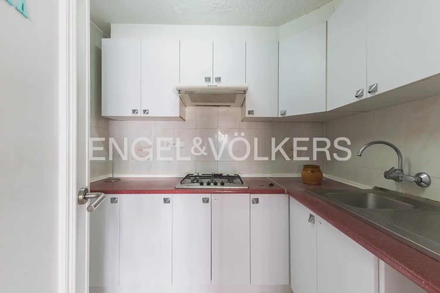 4 bedroom Townhouse for sale in Burjassot - € 290,000 (Ref: 9897998)