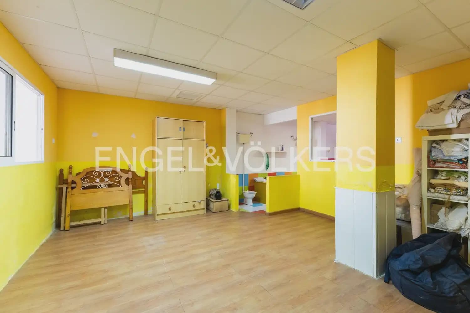 4 bedroom Townhouse for sale in Burjassot - € 290,000 (Ref: 9897998)