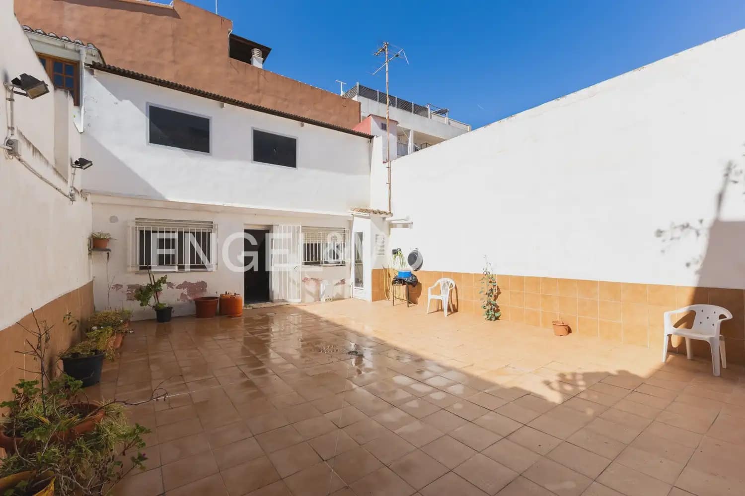 4 bedroom Townhouse for sale in Burjassot - € 290,000 (Ref: 9897998)