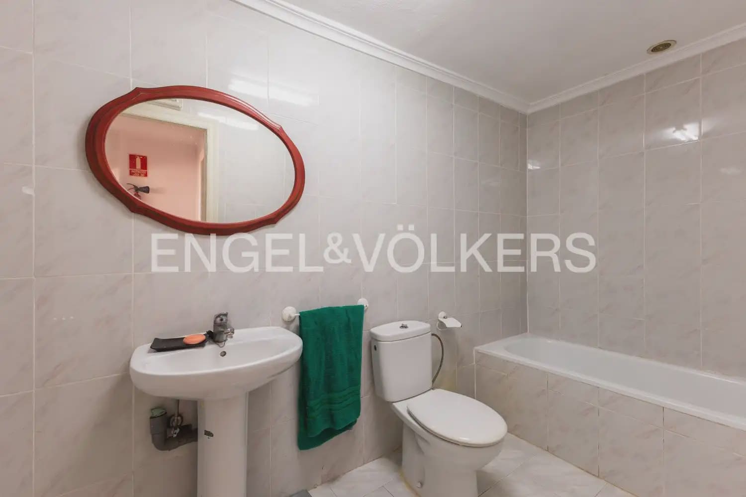 4 bedroom Townhouse for sale in Burjassot - € 290,000 (Ref: 9897998)