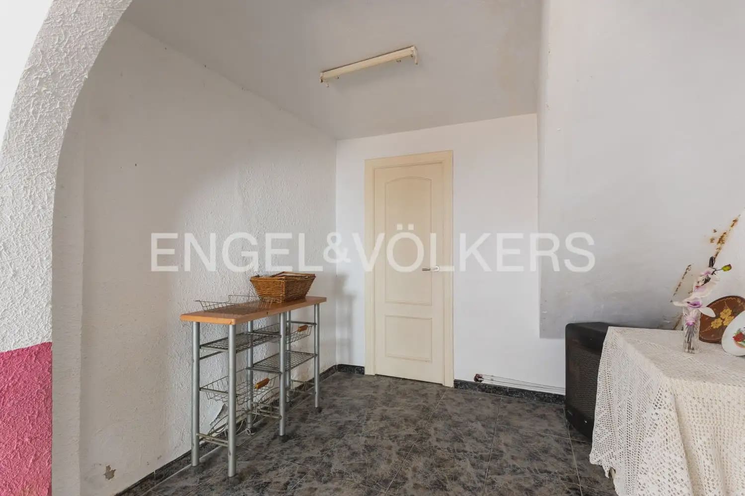 4 bedroom Townhouse for sale in Burjassot - € 290,000 (Ref: 9897998)