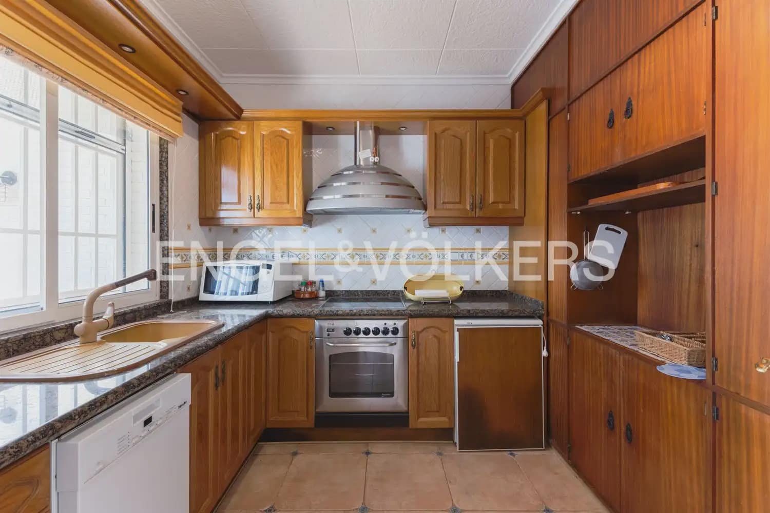 6 bedroom Villa for sale in Sagunto / Sagunt with pool garage - € 725,000 (Ref: 9897999)