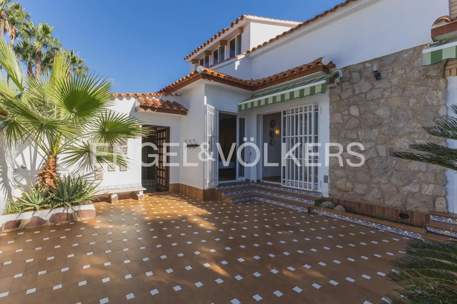 6 bedroom Villa for sale in Sagunto / Sagunt with pool garage - € 725,000 (Ref: 9897999)