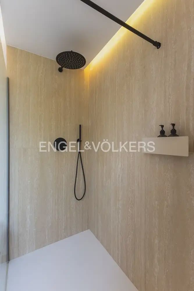 3 bedroom Villa for rent in Alginet with pool - € 3,300 (Ref: 9898001)