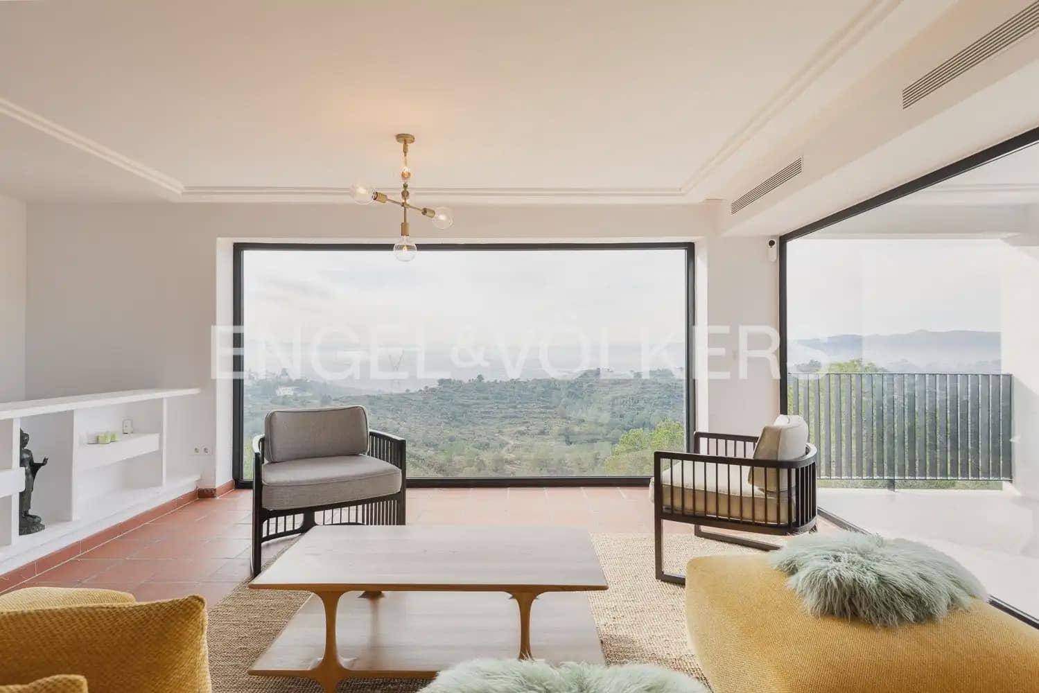 3 bedroom Villa for rent in Alginet with pool - € 3,300 (Ref: 9898001)