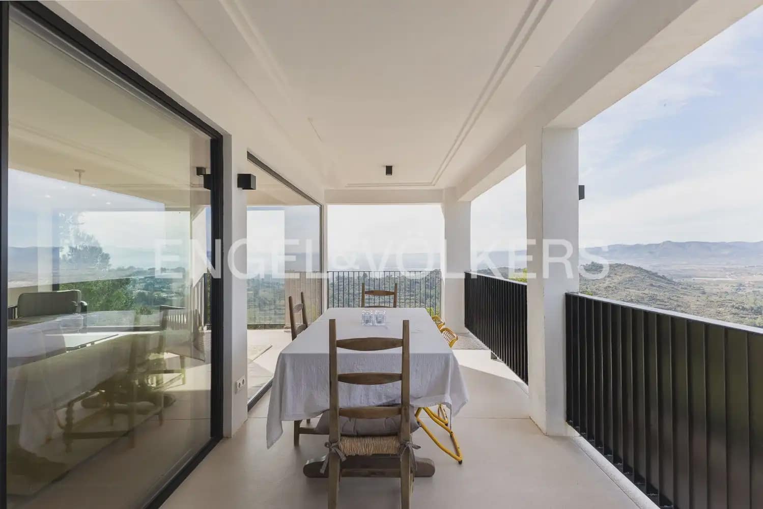 3 bedroom Villa for rent in Alginet with pool - € 3,300 (Ref: 9898001)