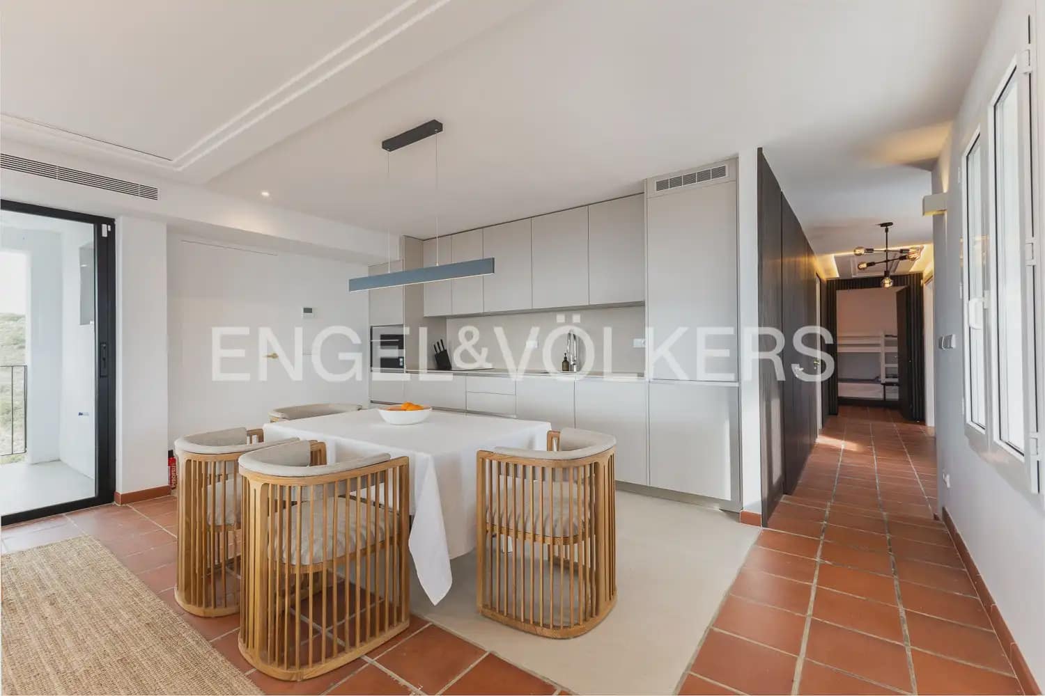 3 bedroom Villa for rent in Alginet with pool - € 3,300 (Ref: 9898001)