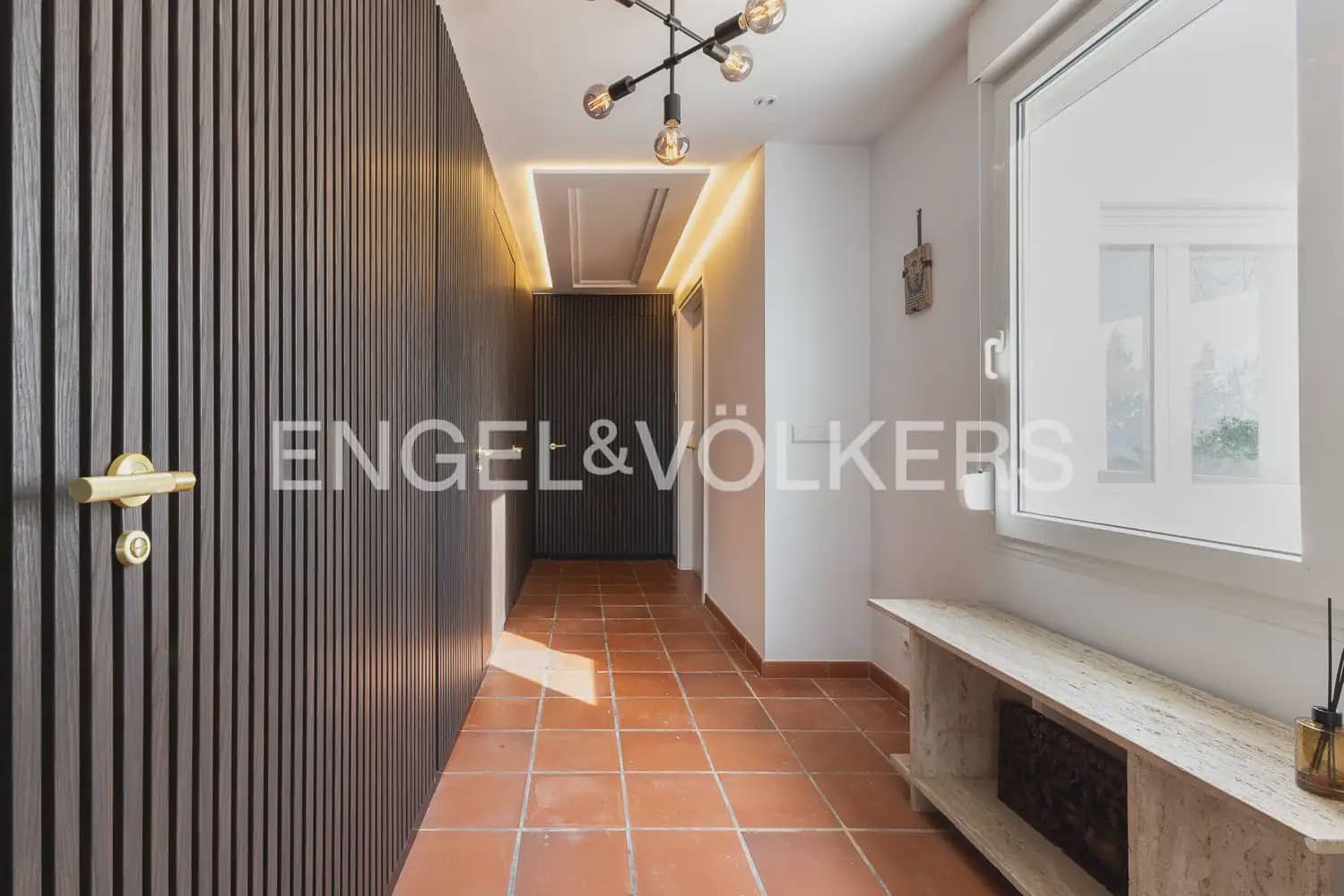 3 bedroom Villa for rent in Alginet with pool - € 3,300 (Ref: 9898001)