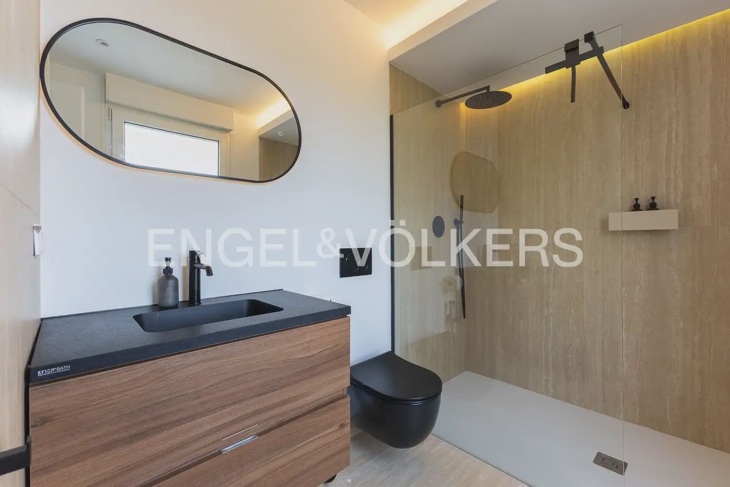 3 bedroom Villa for rent in Alginet with pool - € 3,300 (Ref: 9898001)