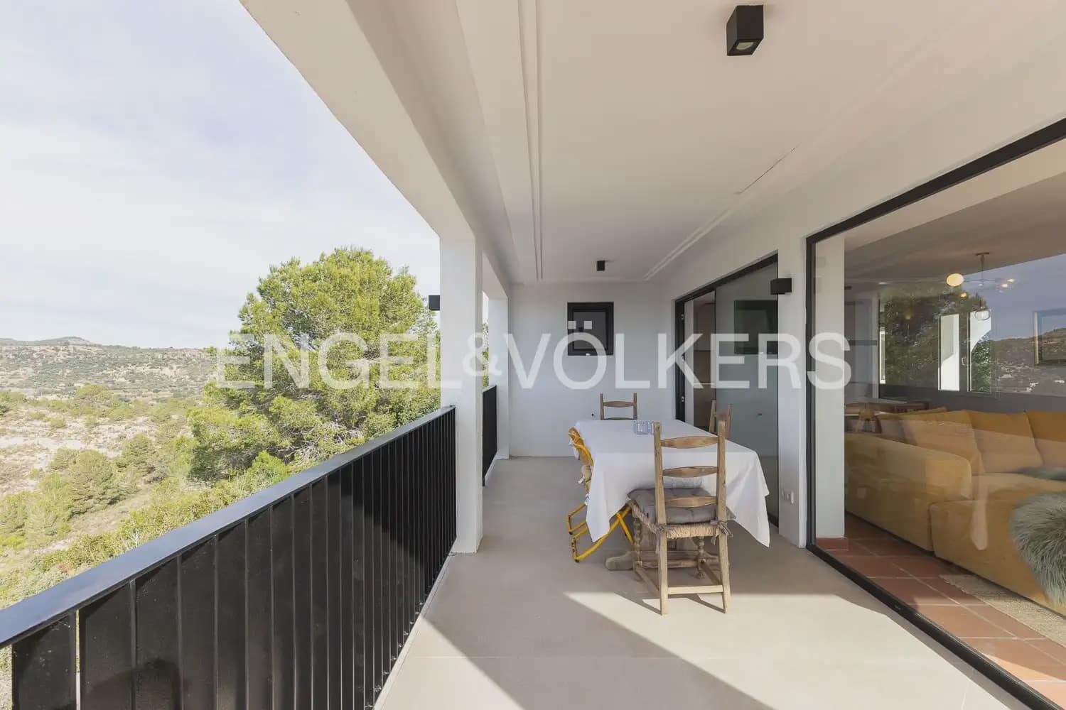 3 bedroom Villa for rent in Alginet with pool - € 3,300 (Ref: 9898001)