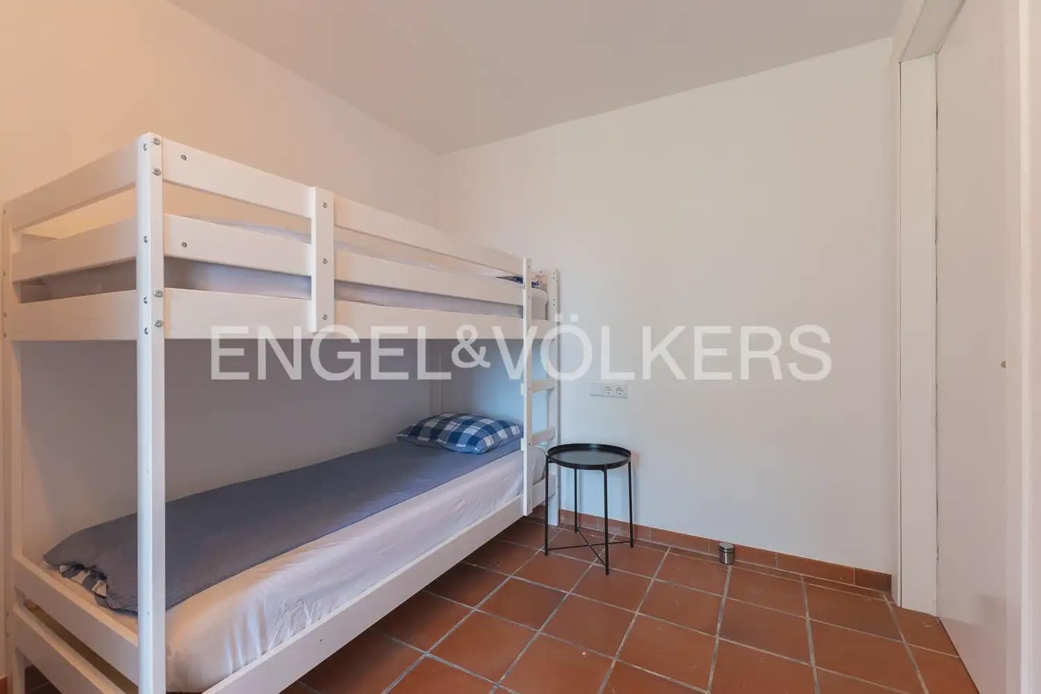 3 bedroom Villa for rent in Alginet with pool - € 3,300 (Ref: 9898001)