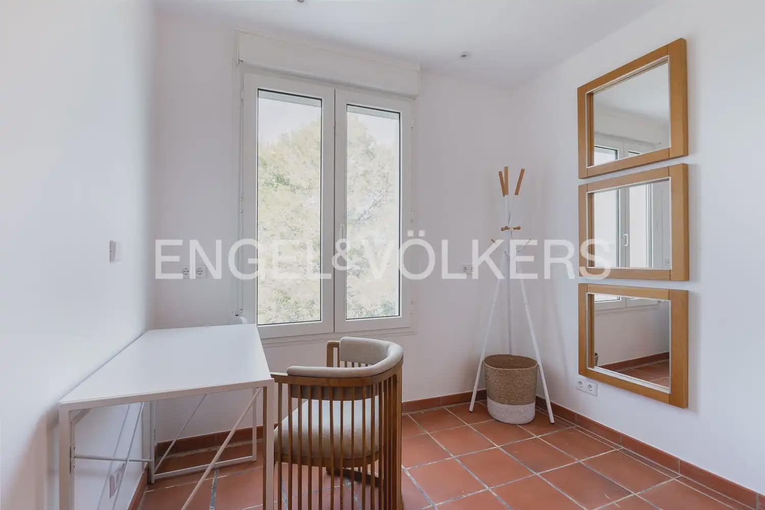 3 bedroom Villa for rent in Alginet with pool - € 3,300 (Ref: 9898001)