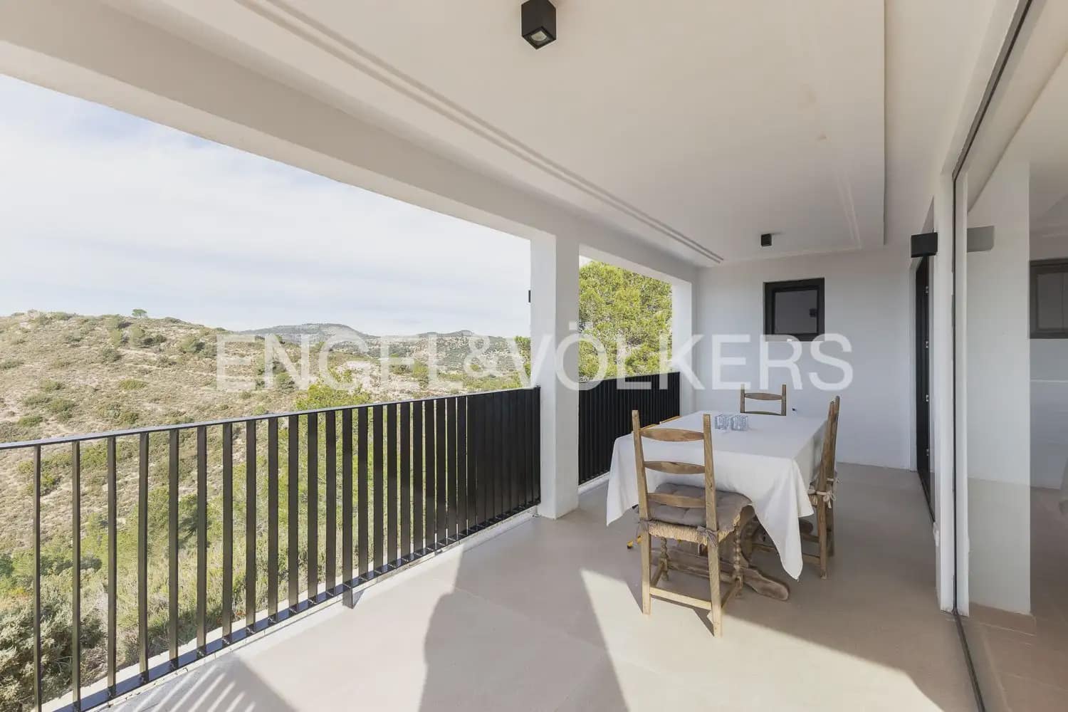 3 bedroom Villa for rent in Alginet with pool - € 3,300 (Ref: 9898001)
