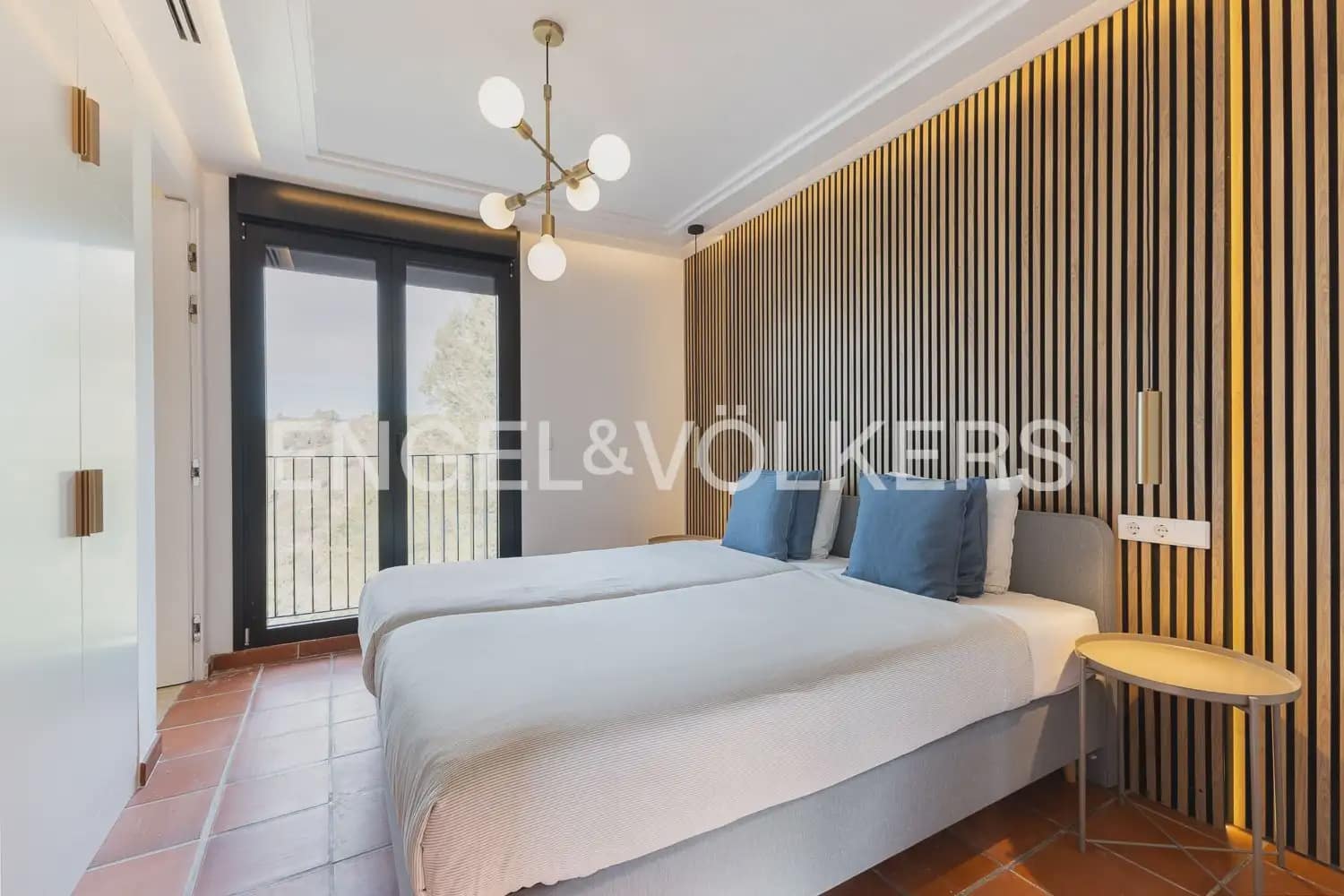 3 bedroom Villa for rent in Alginet with pool - € 3,300 (Ref: 9898001)