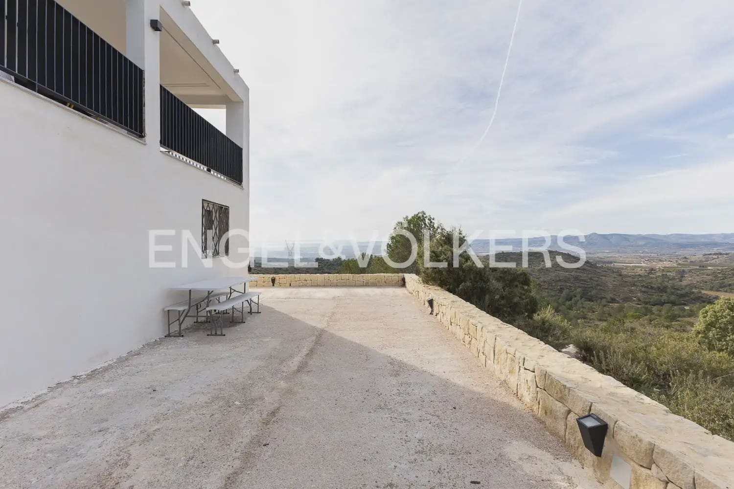 3 bedroom Villa for rent in Alginet with pool - € 3,300 (Ref: 9898001)