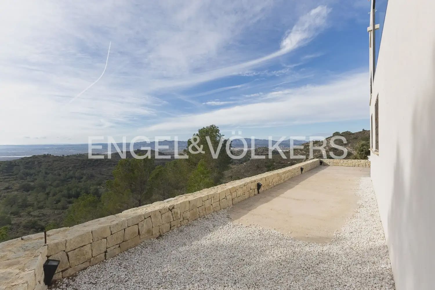 3 bedroom Villa for rent in Alginet with pool - € 3,300 (Ref: 9898001)