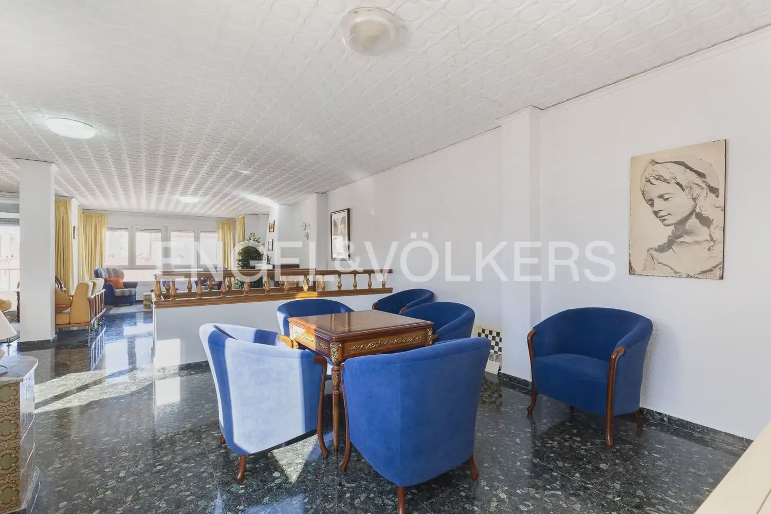 6 bedroom Townhouse for sale in Alberic - € 398,000 (Ref: 9898002)