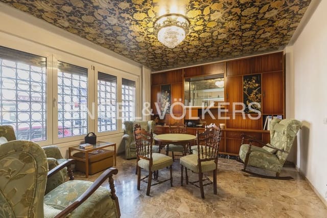 6 bedroom Townhouse for sale in Alberic - € 398,000 (Ref: 9898002)