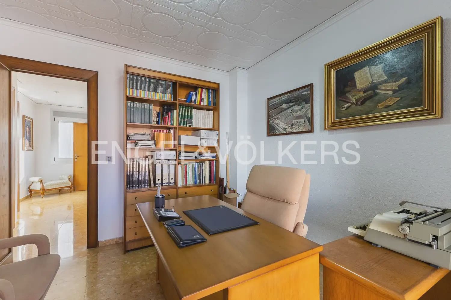 6 bedroom Townhouse for sale in Alberic - € 398,000 (Ref: 9898002)