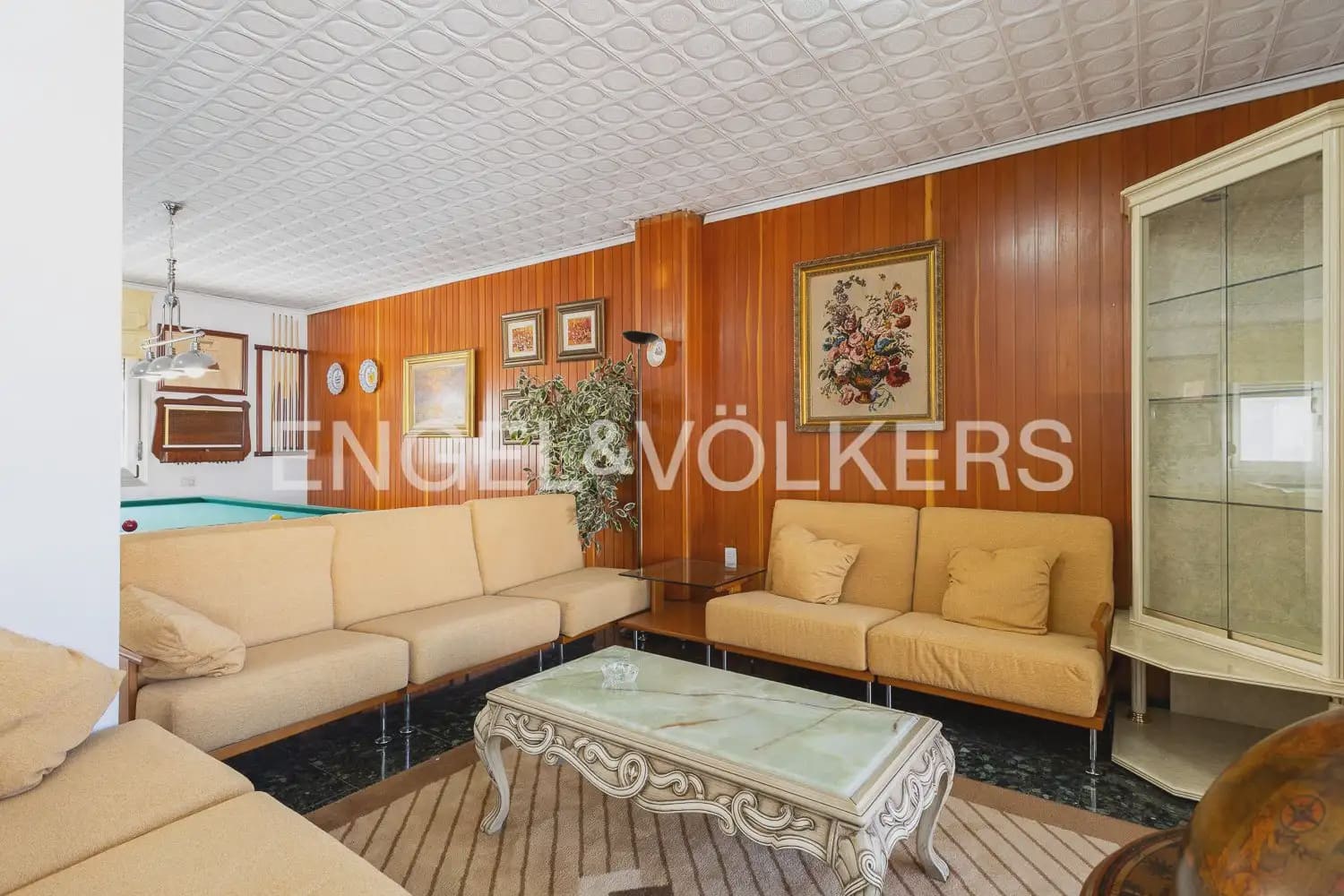 6 bedroom Townhouse for sale in Alberic - € 398,000 (Ref: 9898002)