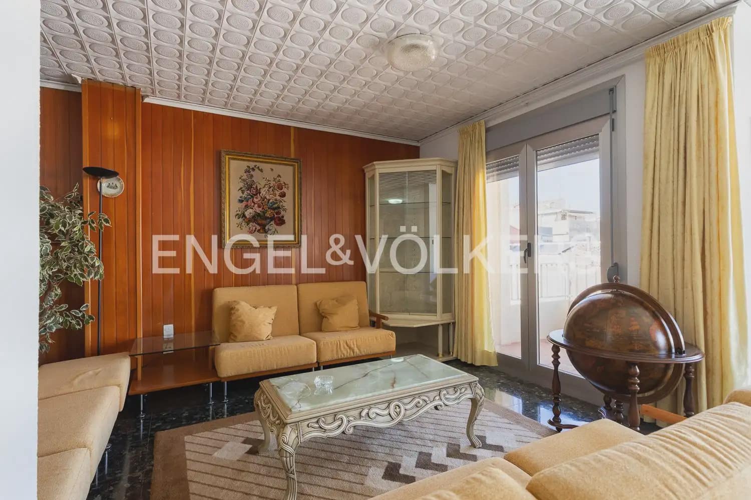 6 bedroom Townhouse for sale in Alberic - € 398,000 (Ref: 9898002)