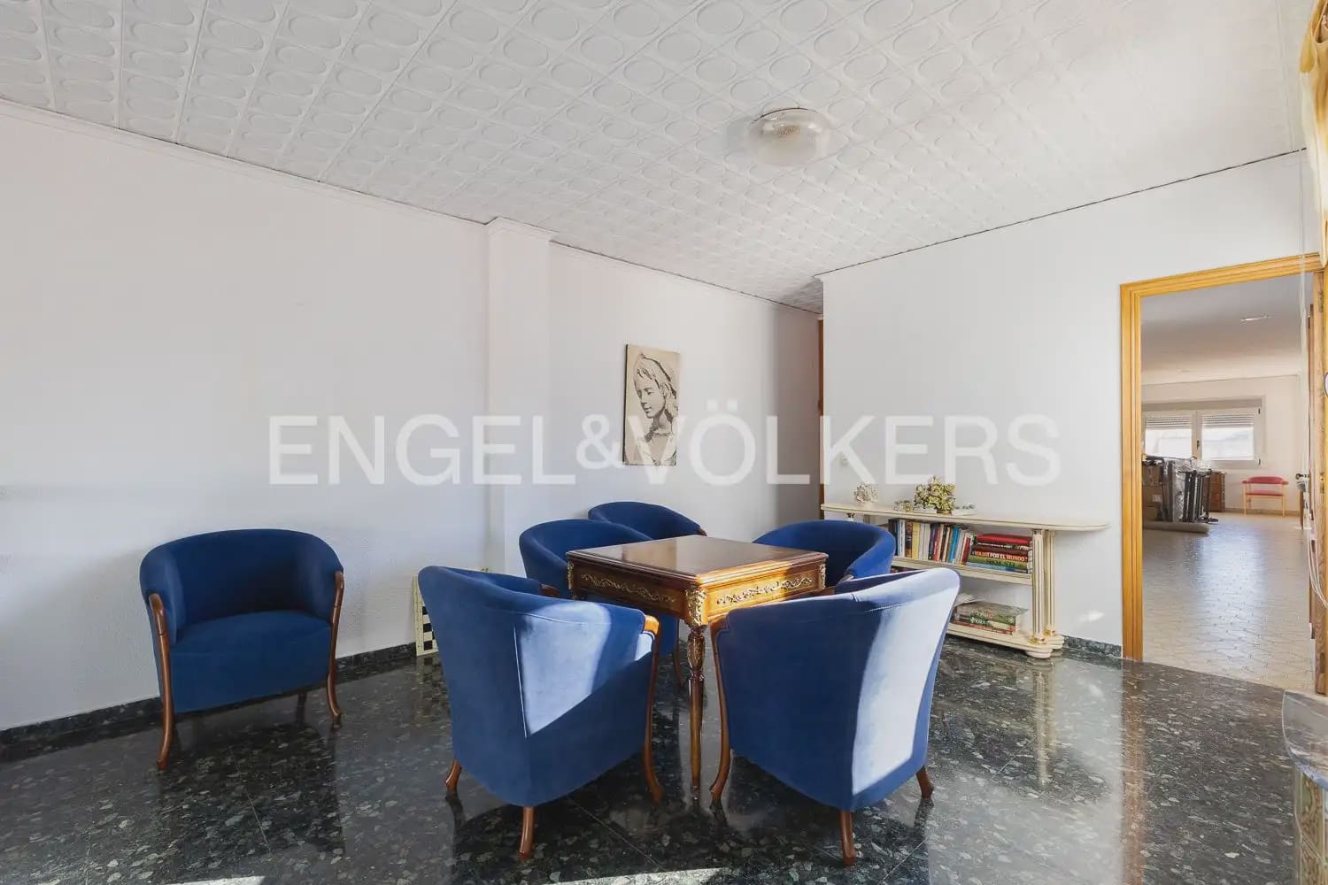 6 bedroom Townhouse for sale in Alberic - € 398,000 (Ref: 9898002)
