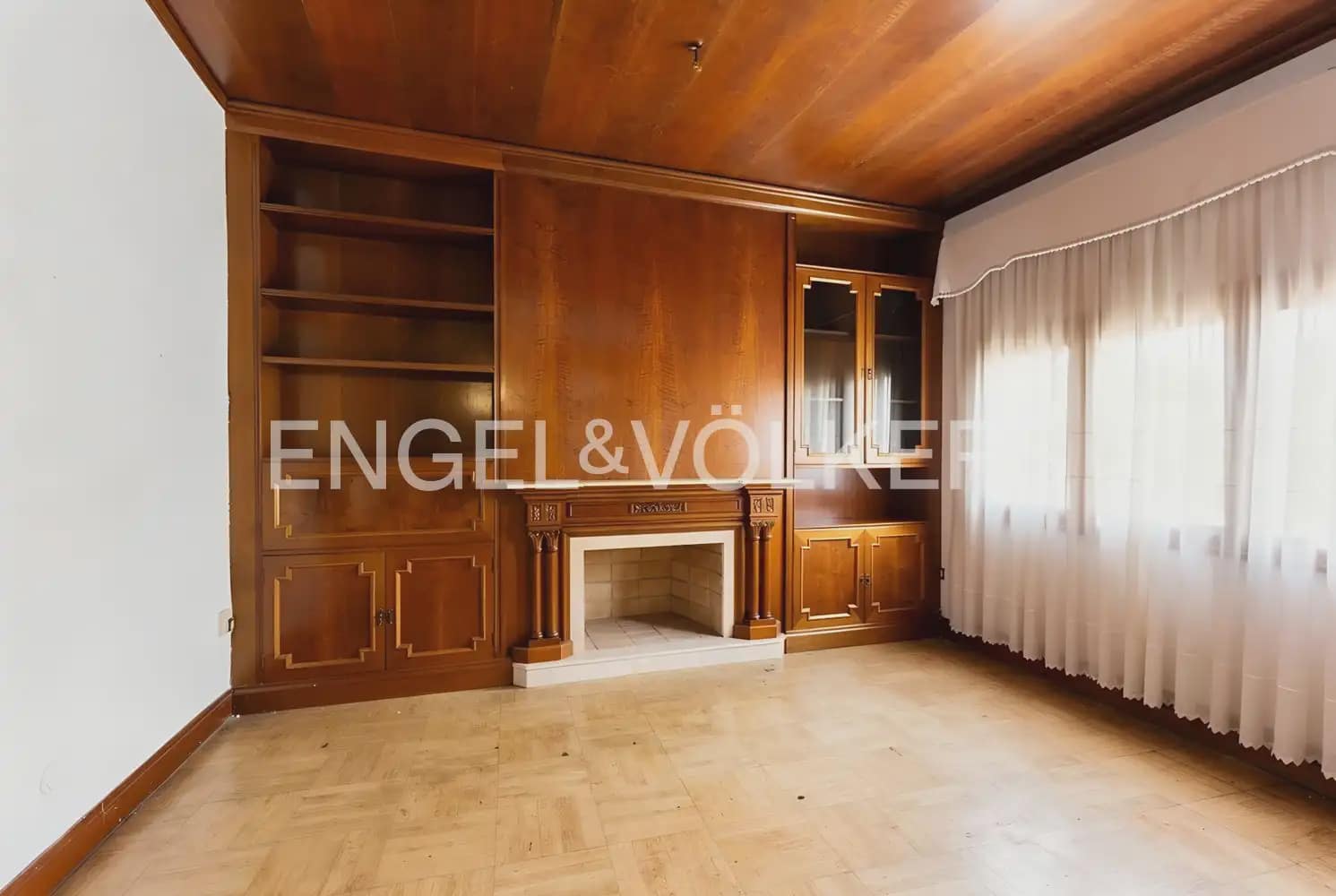 Chalet de 5 habitaciones en Vila-real en venta con garaje - 588.000 € (Ref: 9898003)