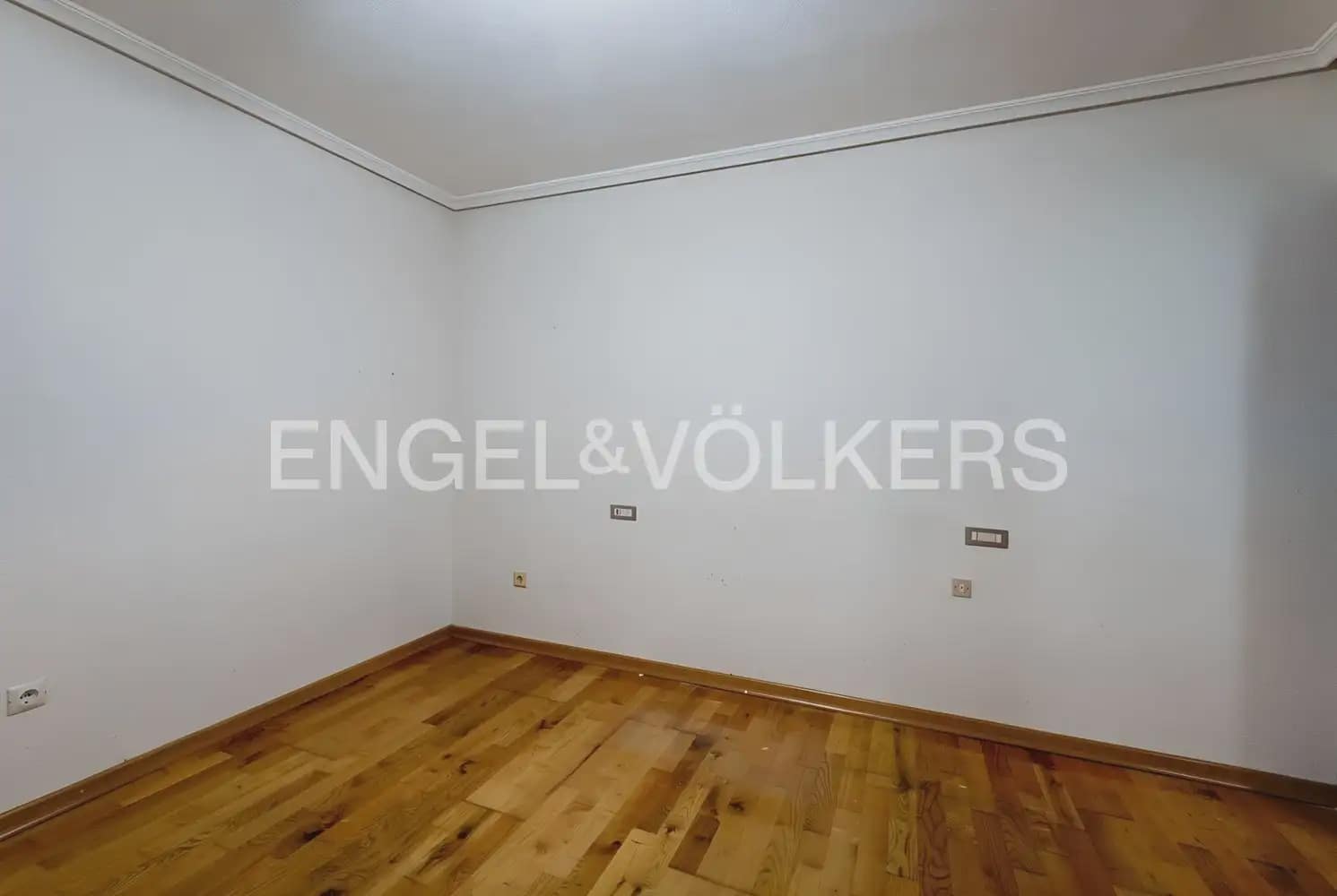 Chalet de 5 habitaciones en Vila-real en venta con garaje - 588.000 € (Ref: 9898003)