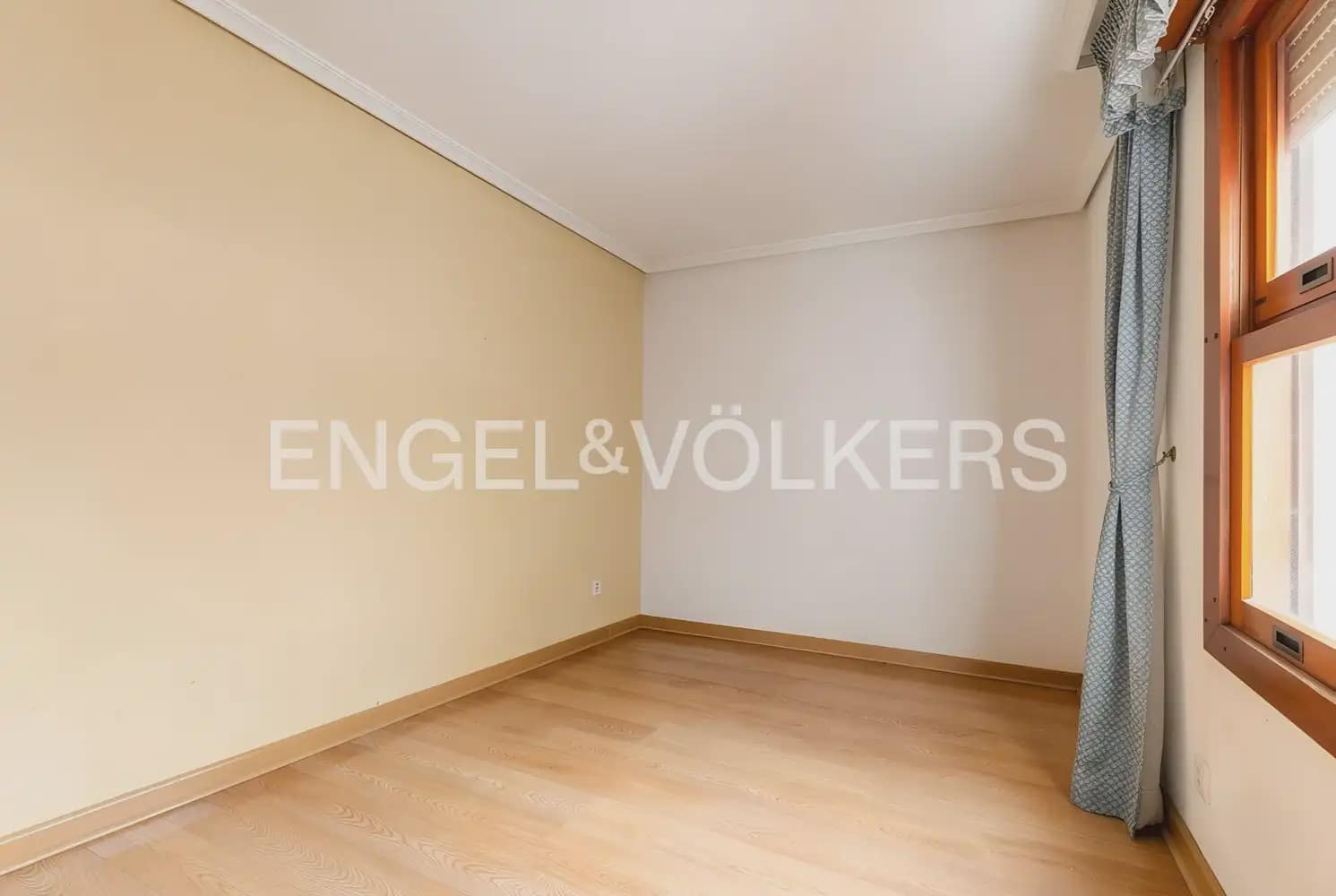 Chalet de 5 habitaciones en Vila-real en venta con garaje - 588.000 € (Ref: 9898003)
