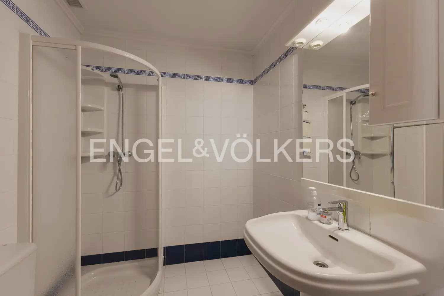 Chalet de 5 habitaciones en Vila-real en venta con garaje - 588.000 € (Ref: 9898003)