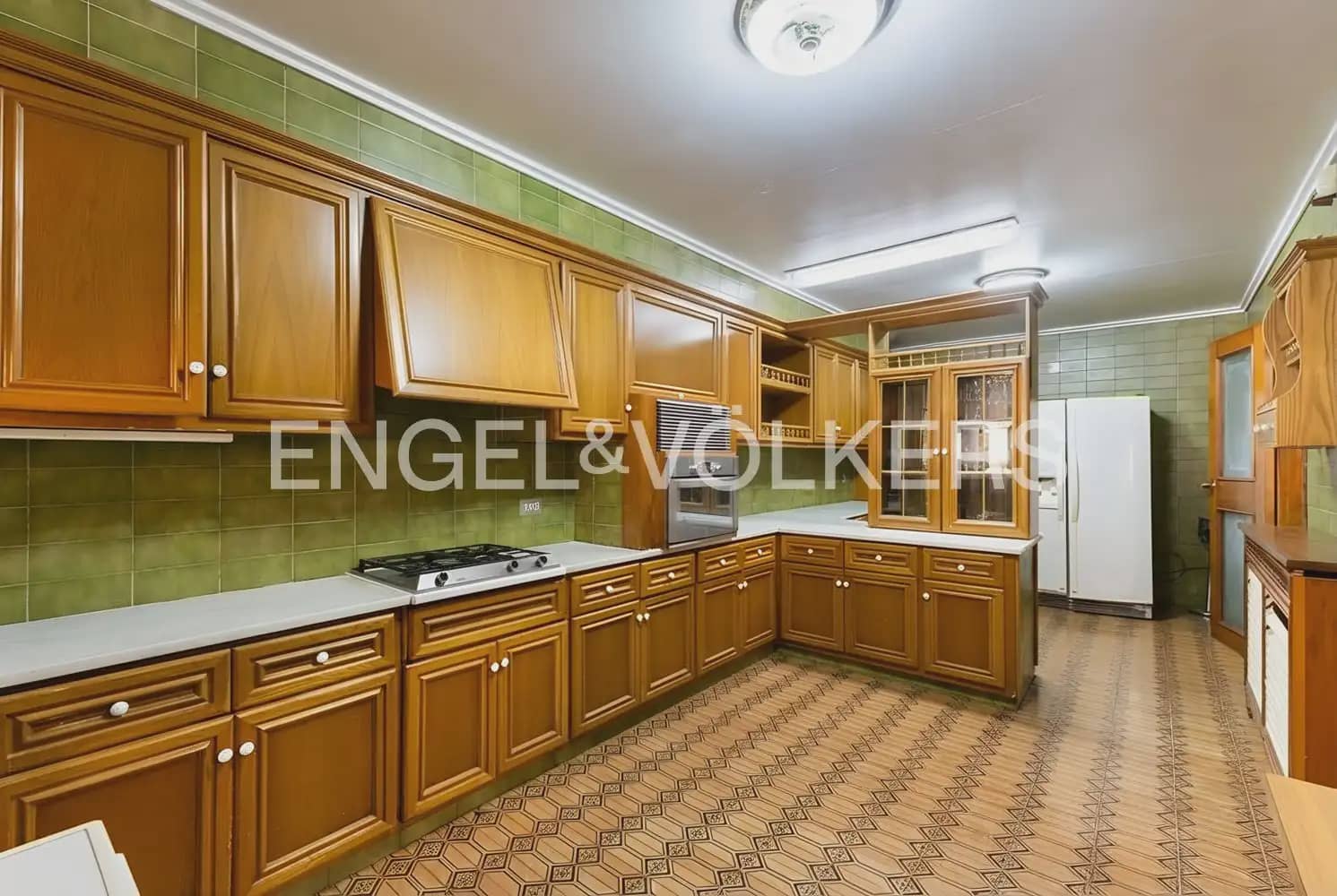 Chalet de 5 habitaciones en Vila-real en venta con garaje - 588.000 € (Ref: 9898003)
