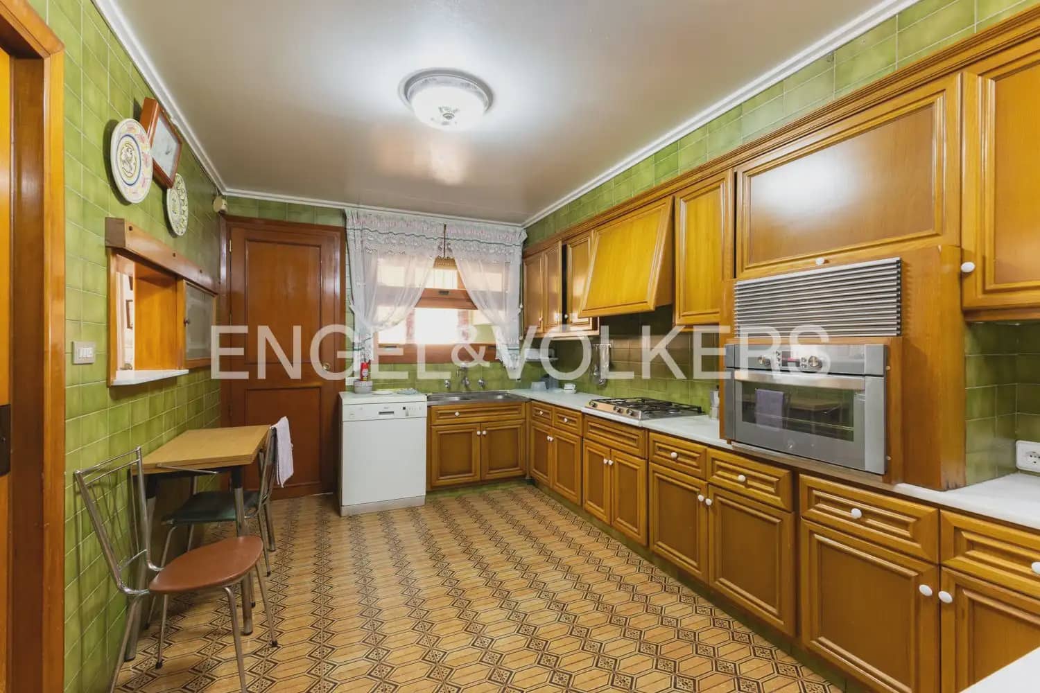 Chalet de 5 habitaciones en Vila-real en venta con garaje - 588.000 € (Ref: 9898003)