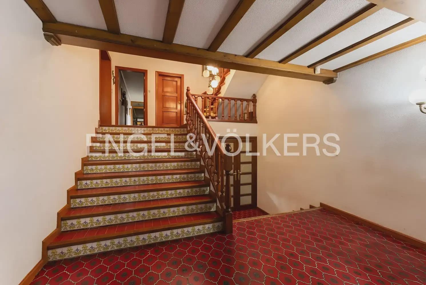 Chalet de 5 habitaciones en Vila-real en venta con garaje - 588.000 € (Ref: 9898003)