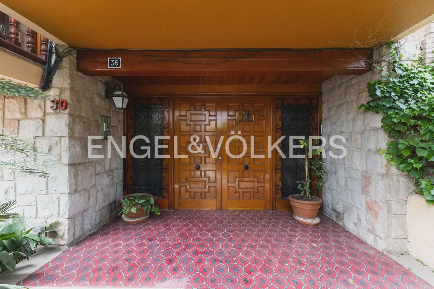 Chalet de 5 habitaciones en Vila-real en venta con garaje - 588.000 € (Ref: 9898003)