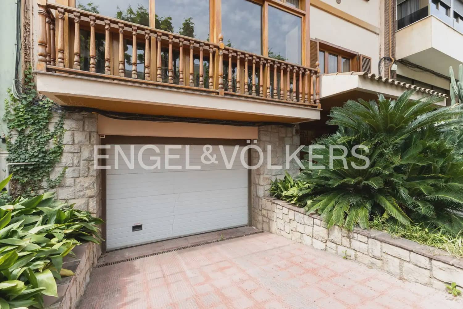 Chalet de 5 habitaciones en Vila-real en venta con garaje - 588.000 € (Ref: 9898003)