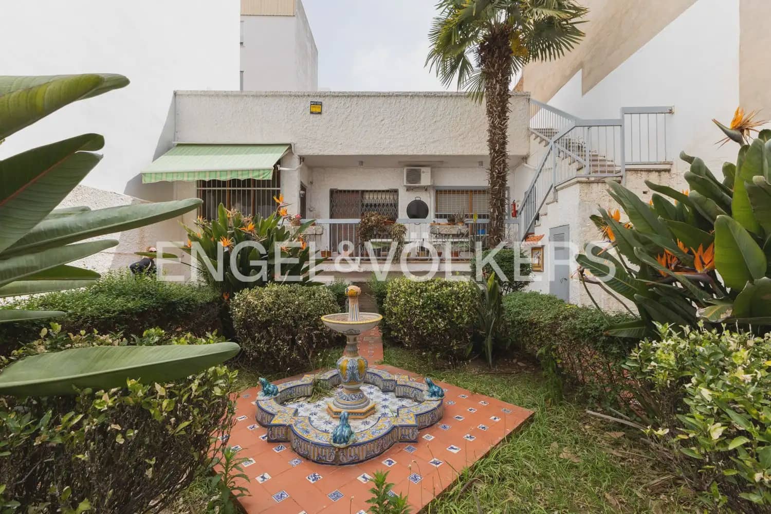 Chalet de 5 habitaciones en Vila-real en venta con garaje - 588.000 € (Ref: 9898003)